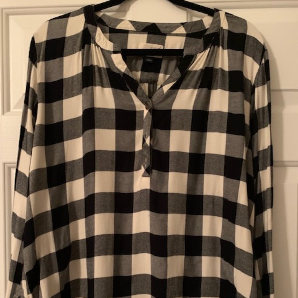 Universal Thread Black and White Plaid